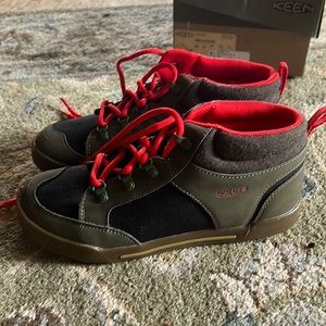 Keen Youth size 5 Encanto Wesley ll high top